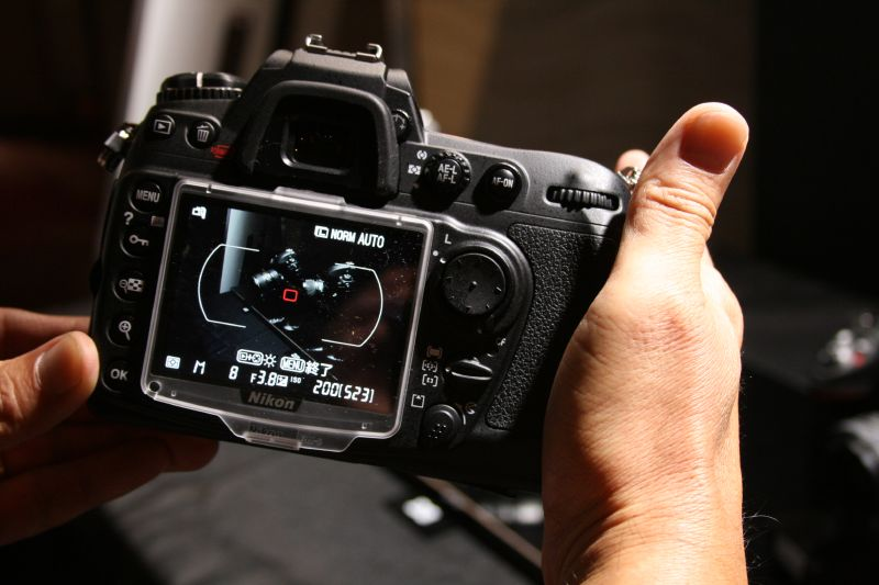 Illustration for article titled Hands On D3 and D300 Impressions: Beefy and Beautiful